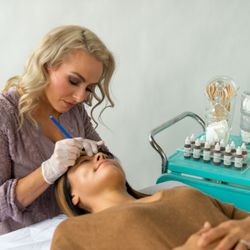 Divine Brows Denver