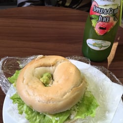 Health Cosmos - Bagel poulet avocat