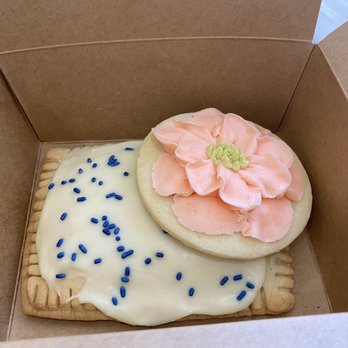 The Boyer Bakery - Blueberry Lemon Poptart and Buttercream Floral Cookie - Bakeries Near Me - Surprise, Arizona