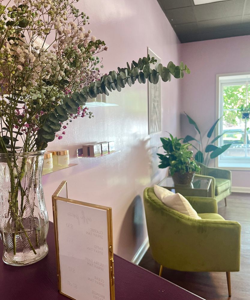 BRONZED MONARCH SPRAY TAN BAR Request an Appointment 12 S Haddon