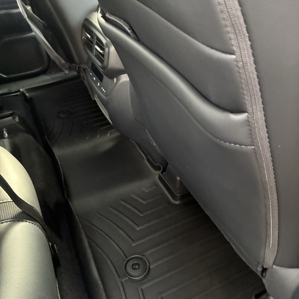 Your Detail - Mobile Car Detailing - Clean middle seats - Auto Detailing Near Me - Silver Spring, Maryland Your Detail - Mobile Car Detailing - Clean middle seats - Auto Detailing Near Me - Silver Spring, Maryland