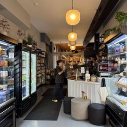 Bee's Knees Provisions - Front area where you place your orders