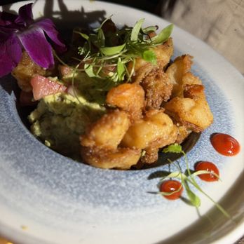 The Newsroom - Guacamole with fried shrimp - Latin American Near Me - New York, New York The Newsroom - Guacamole with fried shrimp - Latin American Near Me - New York, New York