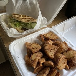 This was my gyro and medium order of Jojo fries. This was my gyro and medium order of Jojo fries.