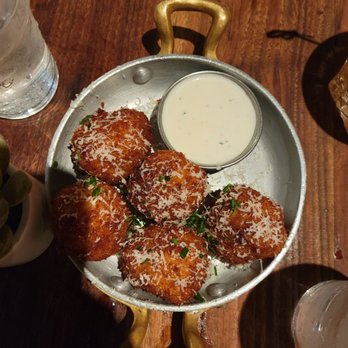 Eureka! - Burgers Near Me - Claremont, California