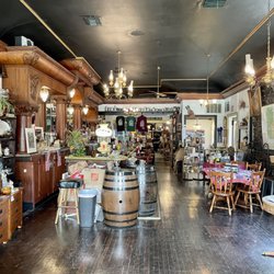 The Thirsty Prospector - Inside and bar