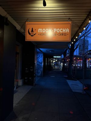 Moon Pocha by null