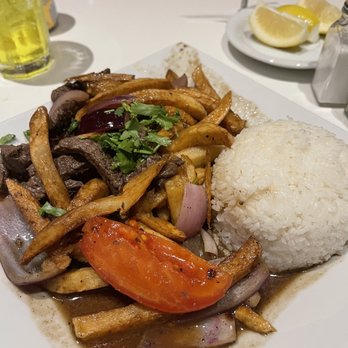 Mamita Peruvian Restaurant - Lomo Saltado - Peruvian Near Me - Glendale, California Mamita Peruvian Restaurant - Lomo Saltado - Peruvian Near Me - Glendale, California