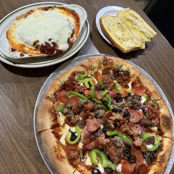 Romas Pizzeria - Roma's Special Lasagna Garlic bread - Pizza Near Me - Sacramento, California