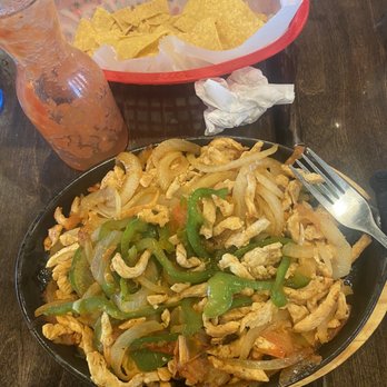 El Mezon - Chicken Fajitas - Mexican Near Me - St Peters, Missouri