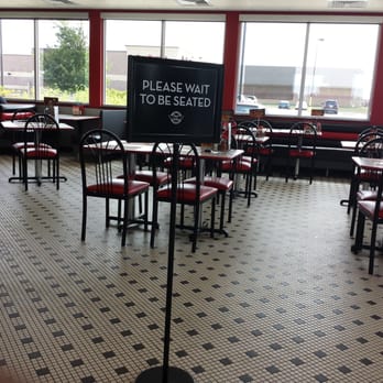 Steak ’n Shake - a restaurant with tables and chairs - Fast Food Near Me - Crawfordsville, Indiana Steak ’n Shake - a restaurant with tables and chairs - Fast Food Near Me - Crawfordsville, Indiana