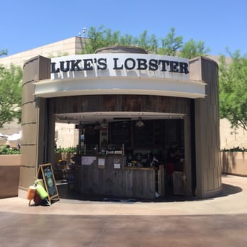Luke's Lobster - Outside (aka no air conditioning) Fashion Show mall on the Nieman Marcus side - Seafood Near Me - Las Vegas, Nevada