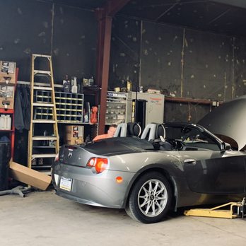 Duncan's Auto Service - Small hoist - Auto Repair Near Me - Ellwood City, Pennsylvania