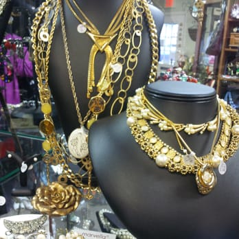 Luckenbooth Consignment Gallery - Used, Vintage & Consignment Near Me - O'Fallon, Illinois Luckenbooth Consignment Gallery - Used, Vintage & Consignment Near Me - O'Fallon, Illinois