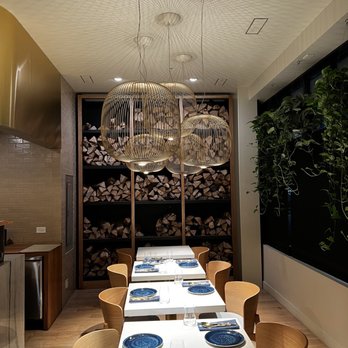 kann - Dining space - Caribbean Near Me - Portland, Oregon