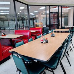 Yellow River Restaurant 何處覓小館 - Inside