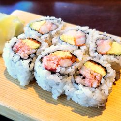 Matoi Sushi - California Roll (B) $6.25 (With real crab)