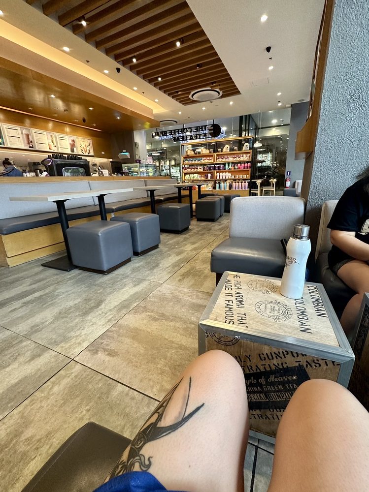 THE COFFEE BEAN AND TEA LEAF HARBOR POINT Harbor Point Mall Rizal