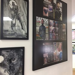 Human Canvas Tattoo - Look! He's famous!