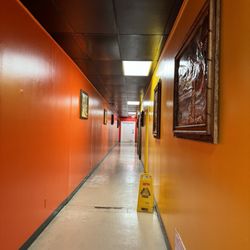 Los Aztecas Mexican Restaurant - Hallway to bar and restroom
