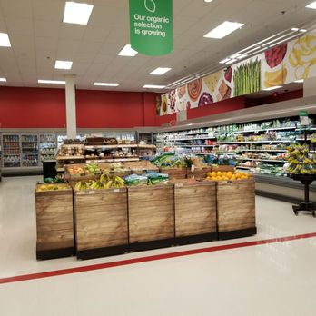Target - Clean and organized - Department Stores Near Me - Lakewood, California