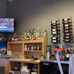 Mediterraneo Pizza & Grill - Small bar but ample.