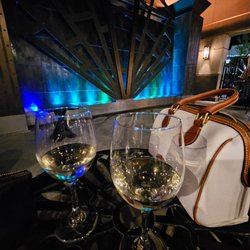 Zelda's 750 West - Wine and gorgeous patio