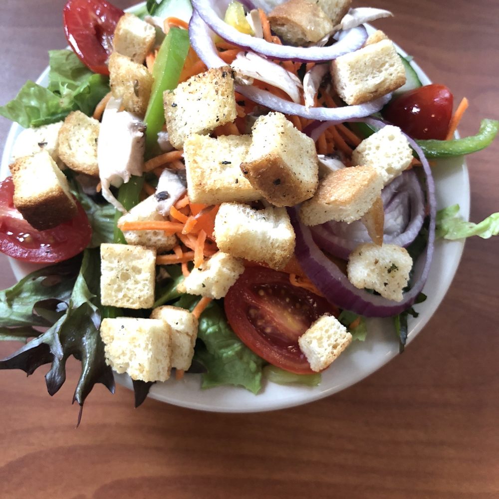 The Red Pine Cone - Small garden salad - Pizza Near Me - South Colton, New York