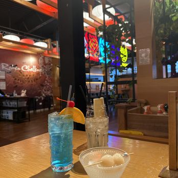 Strings Ramen - Aurora - Lychee martini and blue Smurf cocktail - Ramen Near Me - Aurora, Illinois