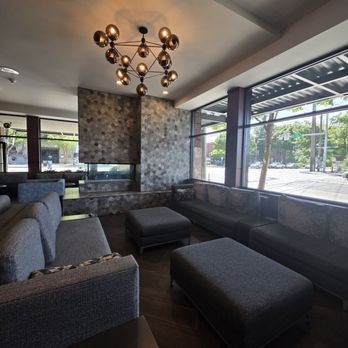 Silver Cloud Hotel - Seattle Stadium - Hotels Near Me - Seattle, Washington