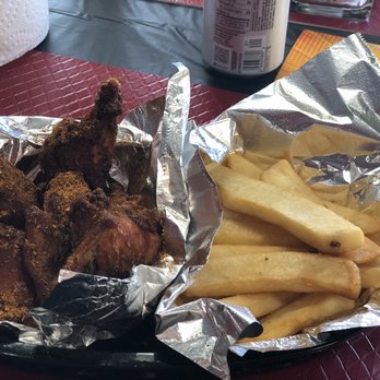 Bangin’ Wingz - 6 Bangin Deep Fried Chicken Wings with Louisiana Cajun dry rub and French Fries - Chicken Wings Near Me - Johnston, Rhode Island