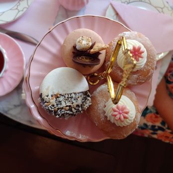 Mocatinas - Top of the tier - Desserts Near Me - Leesburg, Virginia