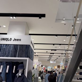 Uniqlo - Retail - Women's Clothing Near Me - Chicago, Illinois