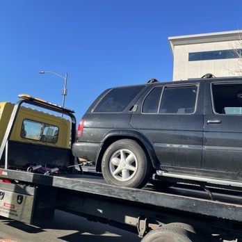 First Call Towing Service - SUV pickup - Towing Near Me - San Jose, California First Call Towing Service - SUV pickup - Towing Near Me - San Jose, California