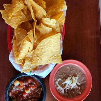 El Tapatio Mexican Restaurant - Complimentary chips, salsa, and beans - Mexican Near Me - Cottage Grove, Oregon El Tapatio Mexican Restaurant - Complimentary chips, salsa, and beans - Mexican Near Me - Cottage Grove, Oregon