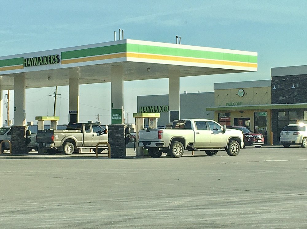 HAYMAKERS Updated October 2024 1610 N Missouri St, Macon, Missouri