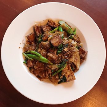 Coconut Thai - Pad see yew with tofu - Thai Near Me - Edina, Minnesota