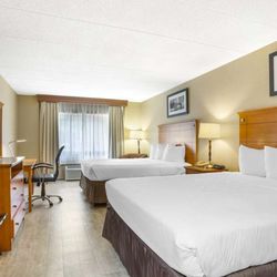 Best Western Danbury/Bethel - 2 Queen Bed