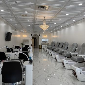 Glo Nail Lash Bar - Pedicure chairs & nail stations - Nail Salons Near Me - Winter Garden, Florida Glo Nail Lash Bar - Pedicure chairs & nail stations - Nail Salons Near Me - Winter Garden, Florida