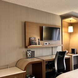 Courtyard by Marriott Portland Airport