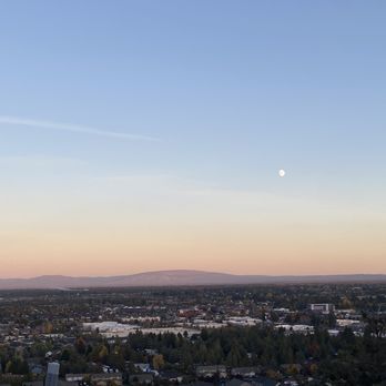 Pilot Butte State Park - View facing east at sunset with moon - Hiking Near Me - Bend, Oregon Pilot Butte State Park - View facing east at sunset with moon - Hiking Near Me - Bend, Oregon