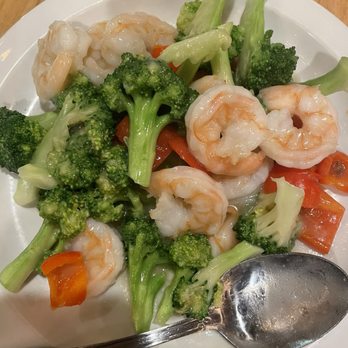 Sichuan Bistro - Shrimp and broccoli - Chinese Near Me - Beaverton, Oregon