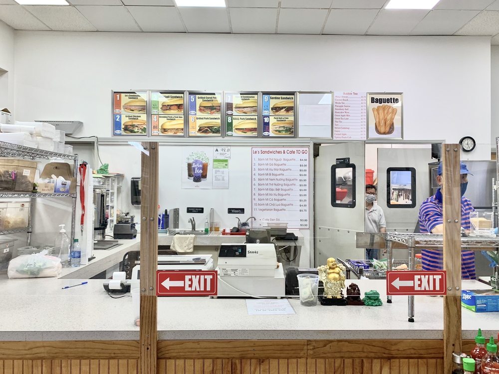 Le's Sandwiches & Cafe