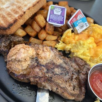 The Front Yard - Steak and eggs - Beer Gardens Near Me - Las Vegas, Nevada The Front Yard - Steak and eggs - Beer Gardens Near Me - Las Vegas, Nevada