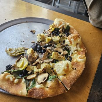 Red 7 Pizza - Columbia - Regular crust custom pizza - Pizza Near Me - Columbia, Tennessee