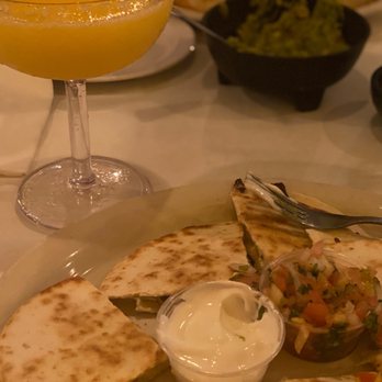 La Cantina Grill - Mango Margarita and Mini Quesadillas - Mexican Near Me - Chicago, Illinois