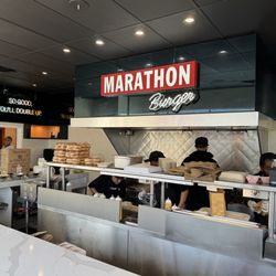 Marathon Burger - The counter area