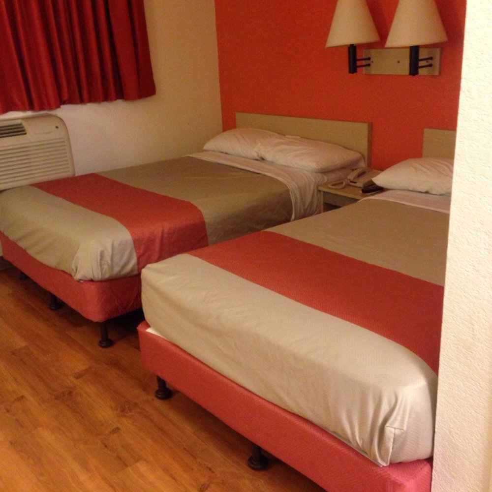 Motel 6 - Hotels Near Me - Chino, California