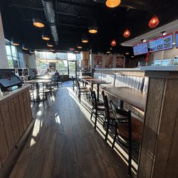 Tono Pizzeria + Cheesesteaks - Inside