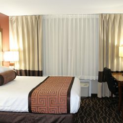 Westbridge Inn & Suites